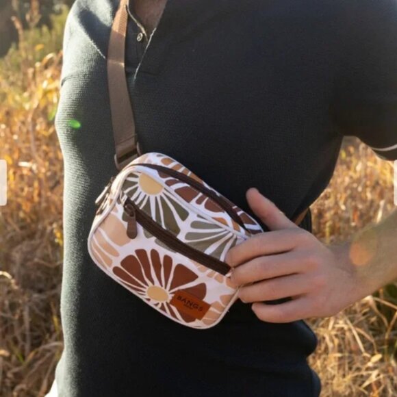 BRAND NEW - Still in Packaging - BANGS Shoes Floral Crossbody Bag - Picture 6 of 6